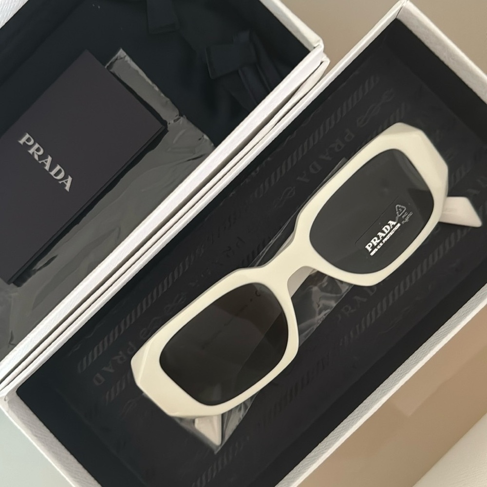 BNWT Prada rectangle sunglasses in white & dark grey $517